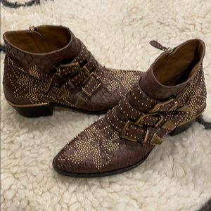 CHLOE Susanna snake skin boots